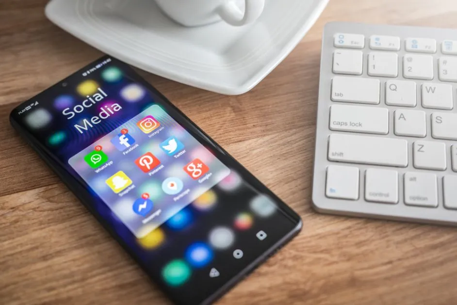 social media icons in mobile screen 